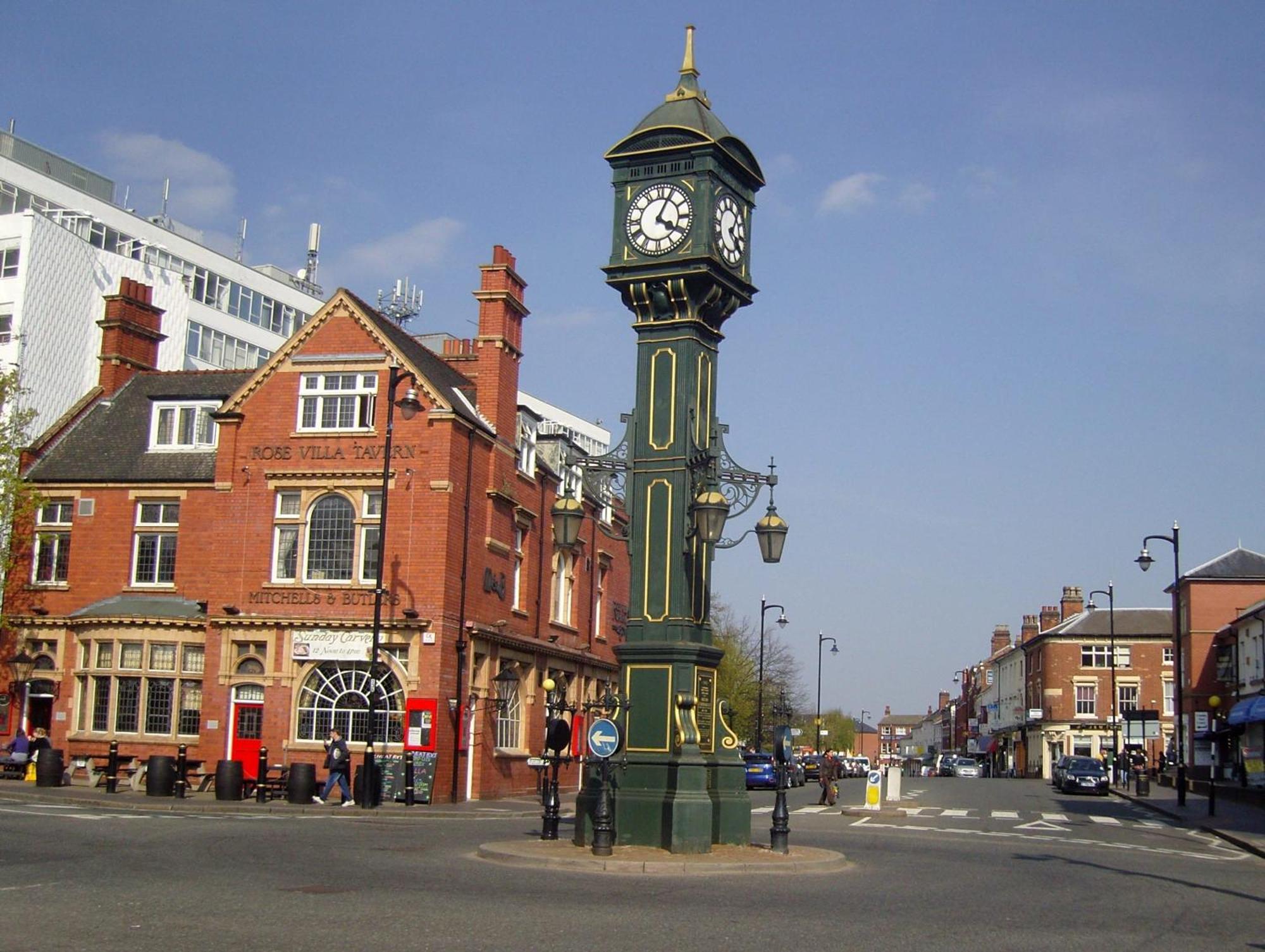 Comfy 2-bedroom With Parking & Balcony In Jewellery Quarter, Birmingham